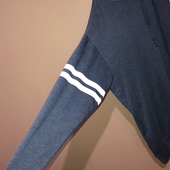 SOLD 🚫VS PINK Campus Hoodie - Picture 3 of 4